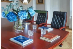 Arrediorg Arredo completo per sala riunione con tavolo 360 cm e 8 poltrona direzionale