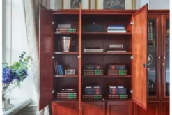 Arrediorg Completo ufficio PRESTIGE B710 con scrivania 220 cm e parete librerie lungo 520 cm