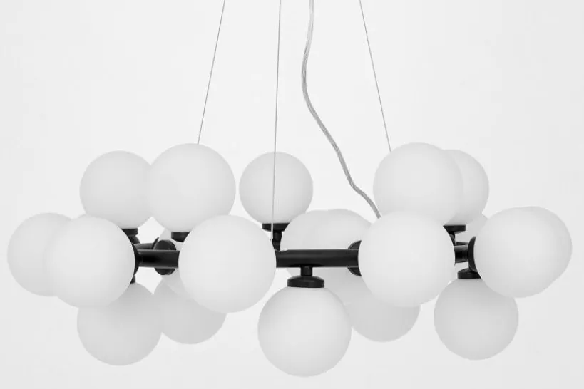Arrediorg Lampadario con sfere opalescenti corona metallo MARSIADA W25