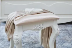 Arrediorg Sgabello basso imbottito stile classico Bella 950